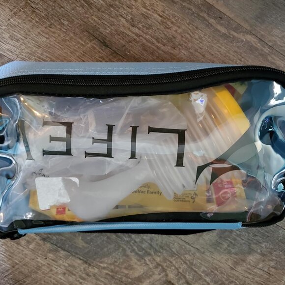 Blue Lifevac Travel Kit Portable Suction Rescue Device, First Aid Kit NEW - Picture 3 of 3